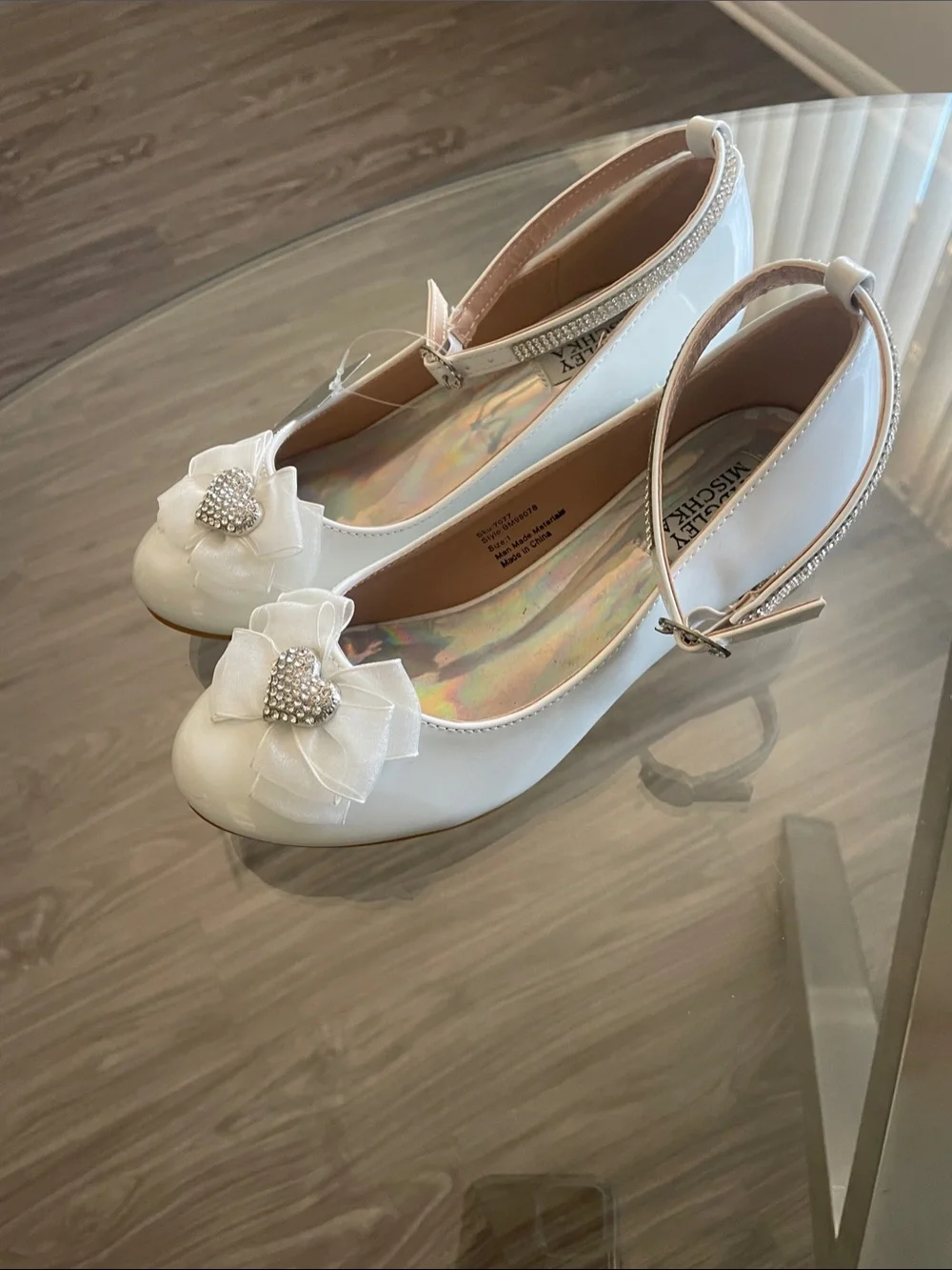 Badgley Mischka White Girls' Pearl Floral Bow Dress Patent Leather Flats